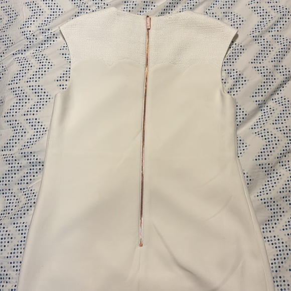 Ted Baker Scalloped Ilad dress. TB3 or Size 8. Lovely! - Picture 7 of 7